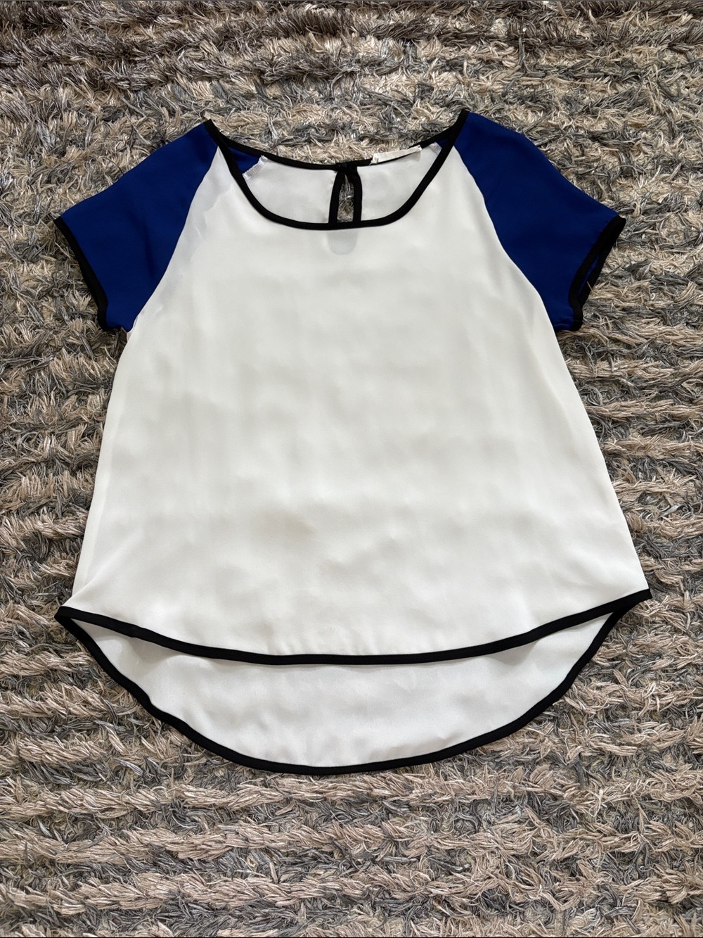 Lush White High-Low Short Sleeve Blouse Royal Blue Raglan Sleeves Black Trim S